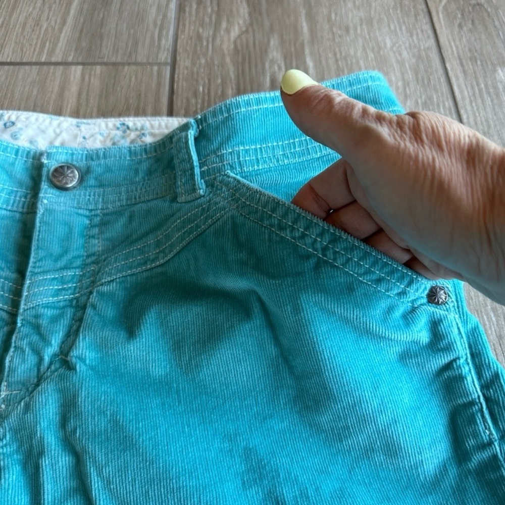 ATHLETA Vintage Seaside Corduroy Capri Shorts - Picture 4 of 12